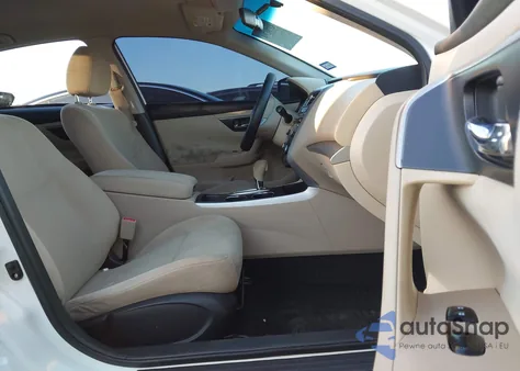 2015 Nissan Altima 2.5 S z USA, uszkodzony, nr VIN 1N4AL3AP3FC161707